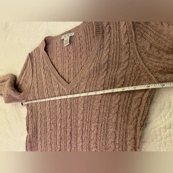 CAbi Alpaca Wool V-Neck Cable Knit Pink Purple Sweater Size Small - Picture 5 of 7